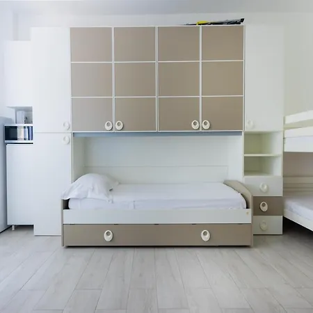 Apartment Ashur Mondello