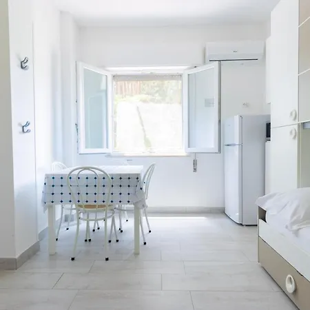Ashur Mondello Apartament *