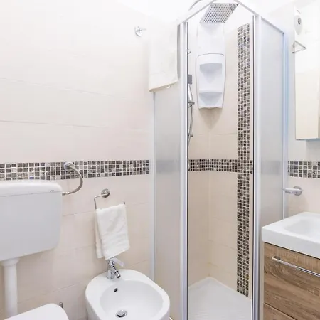 Ashur Mondello Apartament Palermo