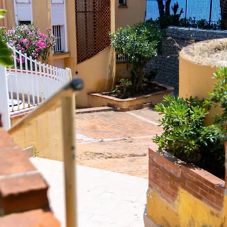Ashur Mondello Apartament Palermo