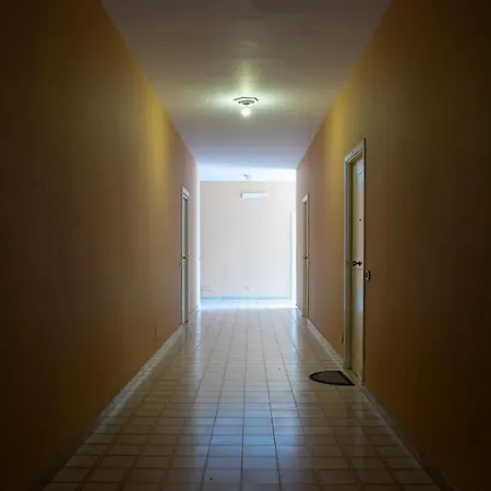 Ashur Mondello Apartamento *